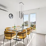 11 Bedroom Amazing In Holiday home Srima