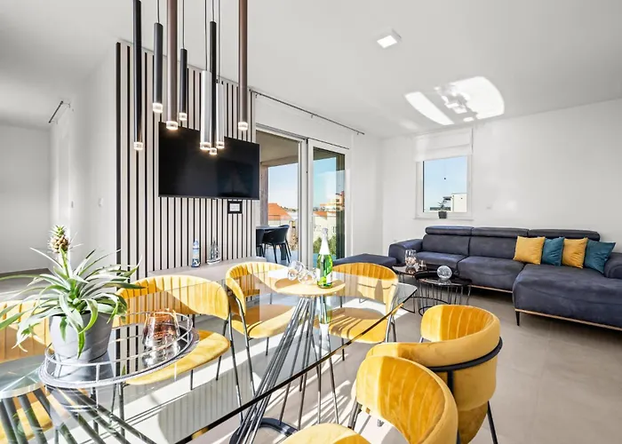 11 Bedroom Amazing In Vikendica *