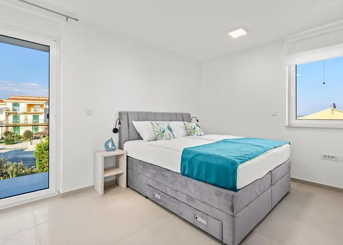 11 Bedroom Amazing In Vikendica *