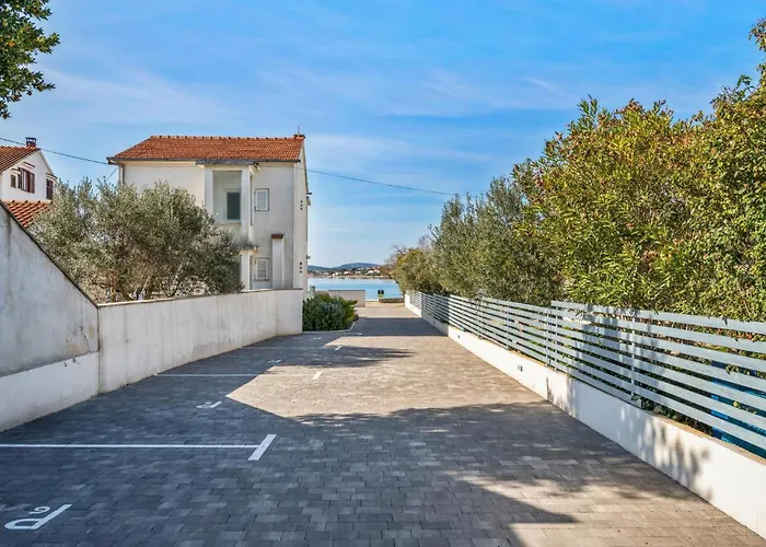 Vakantiehuis 11 Bedroom Amazing In *